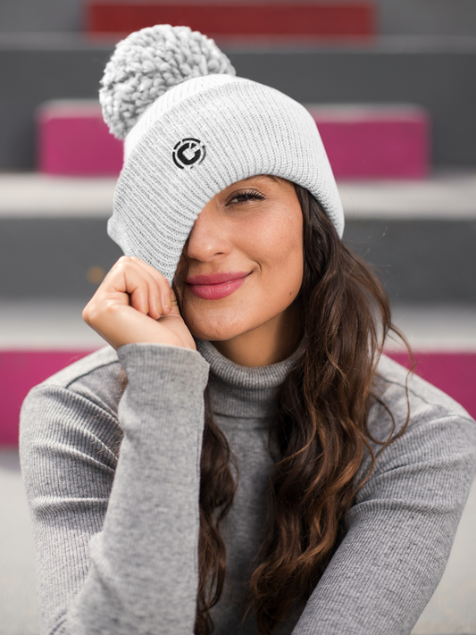 Bonnet taille unique avec pompon, logo brodé, accessoire streetwear hivernal CALEGA