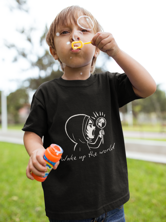 T-shirt bio ajusté "Wake up the world" pour enfants streetwear engagé éthique et éco-responsable CALEGA Kids
