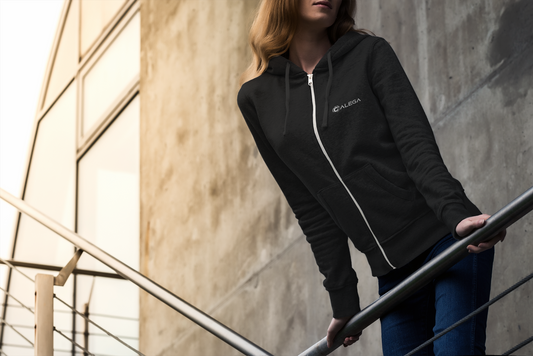 sweat à capuche zippé brodé pour femme vêtement streetwear féminin, pratique et stylé avec broderie artistique CALEGA Women